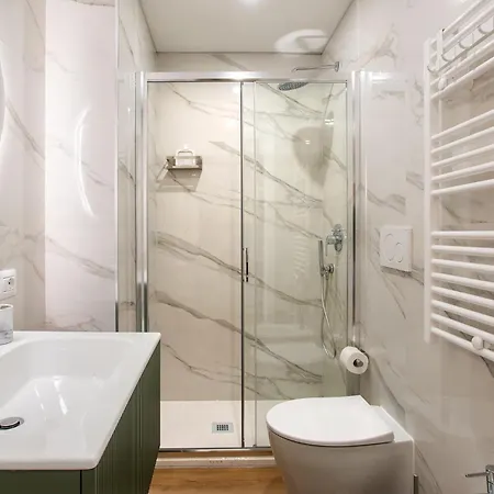 Venus Allbnb 4*