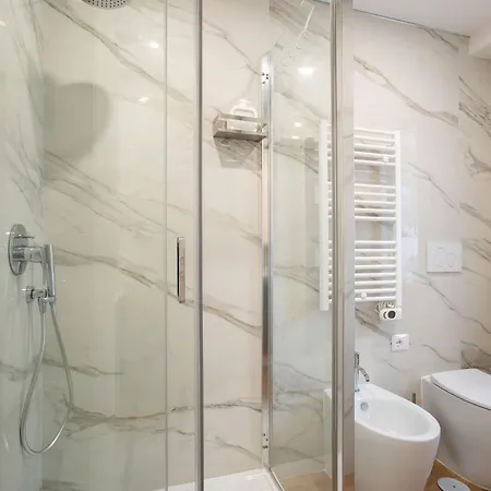 Venus Allbnb 4* روما